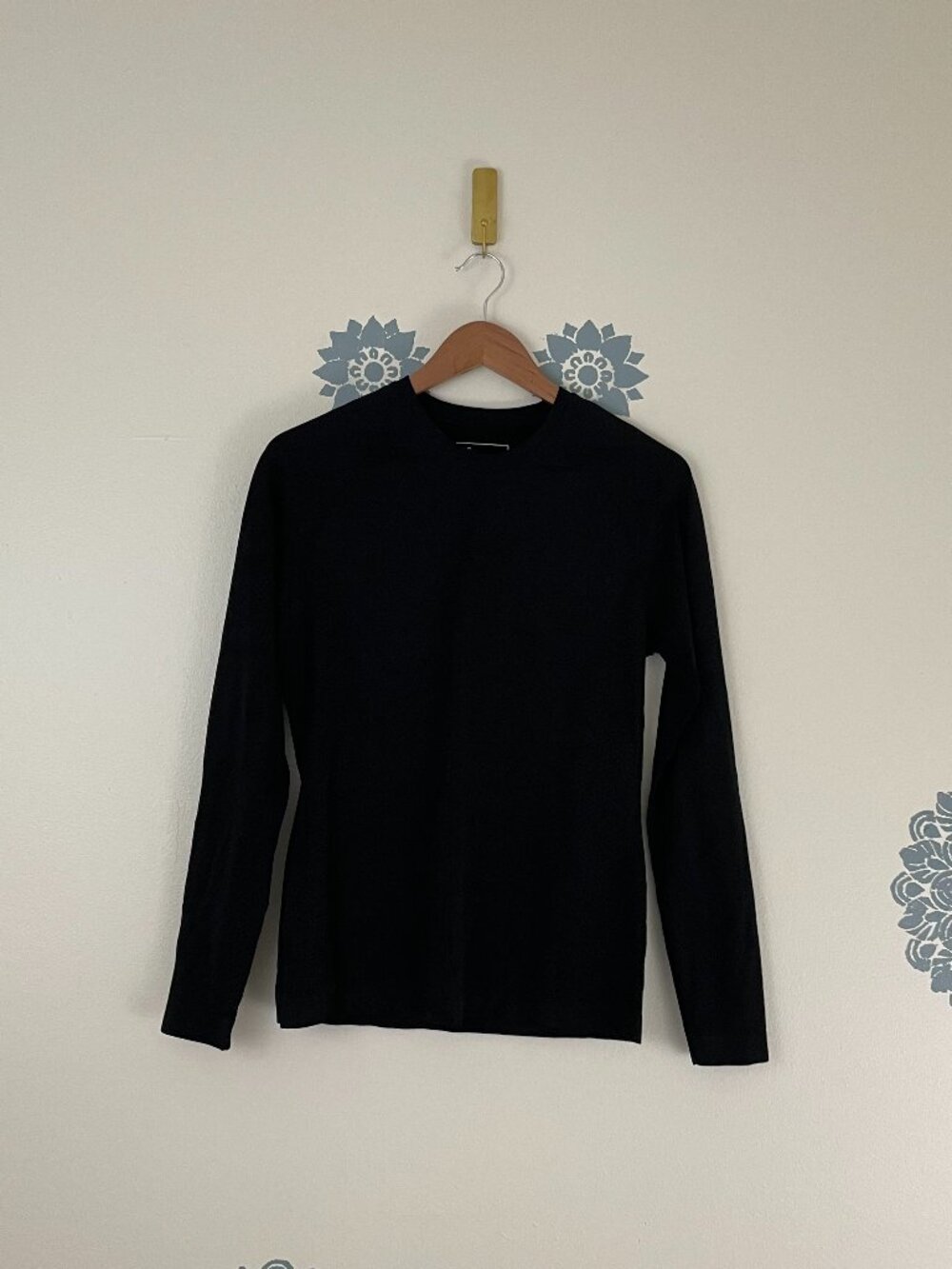 Figs Salta Seamless Long Sleeve Underscrub Top in Black Size Medium